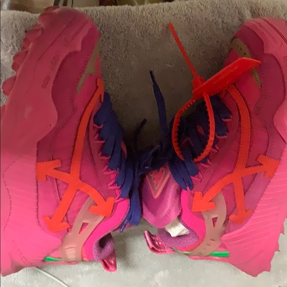 Off white sneaker - Picture 2 of 5